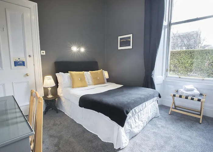 Konukevi Claremont 3*