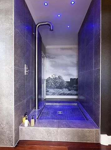 Отель & Picardy Place 4*