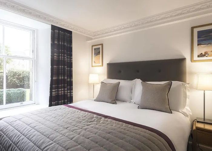 公寓式酒店 Fountain Court - Royal Garden 4*