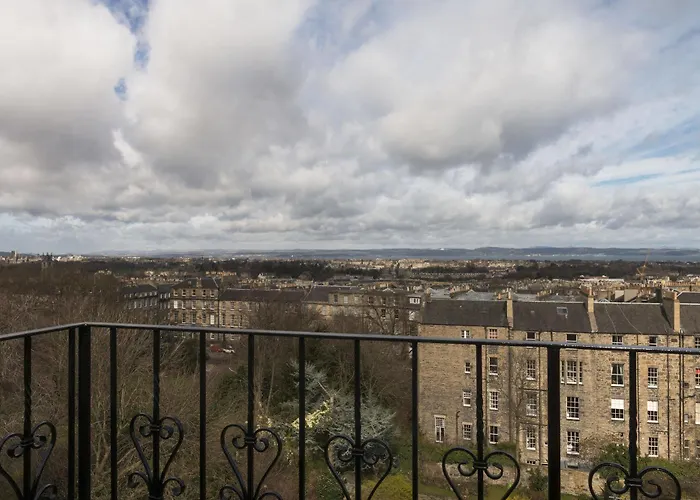 Apart-hotel Fountain Court - Royal Garden