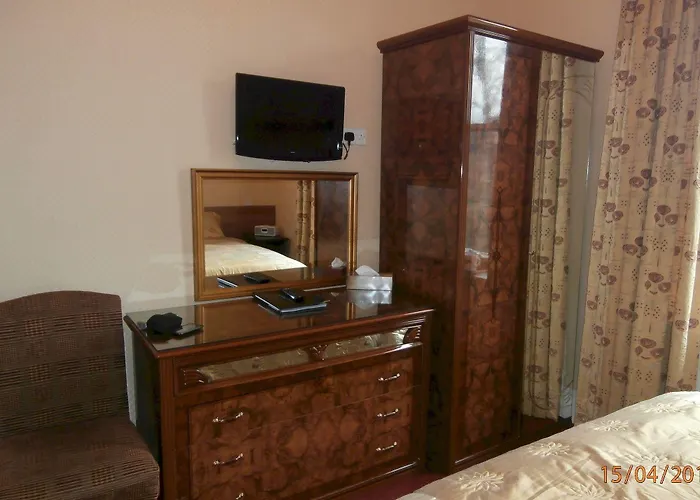 招待所 Allison House 16 4*