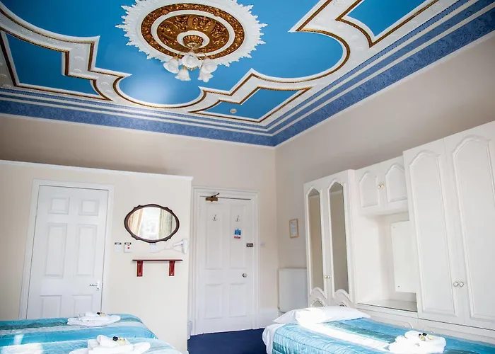 Alba Hills בית הארחה אדינבורו