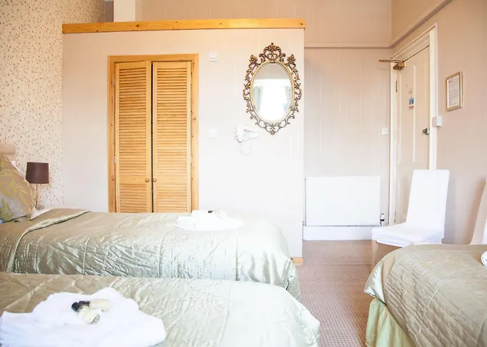 Pensionat Alba Hills 3*