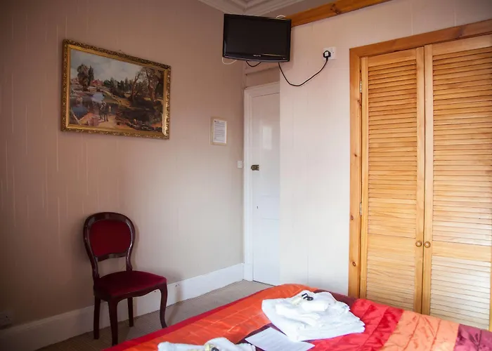 Alba Hills אדינבורו