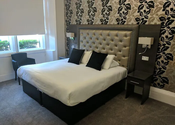 West End 4*