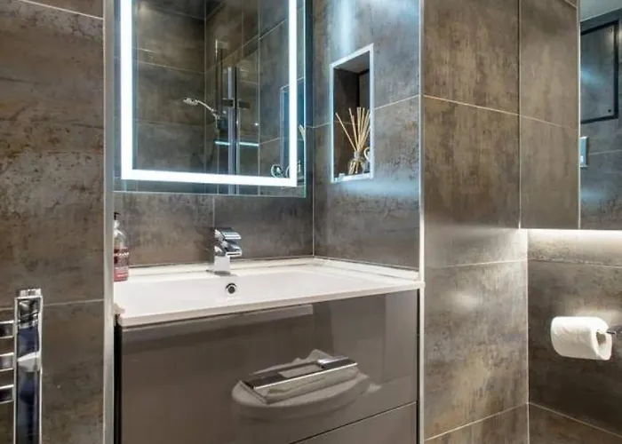 Joivy Converted Flat In Historic Building In New Town