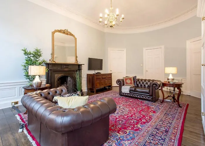 Joivy Converted Flat In Historic Building In New Town アパート エディンバラ
