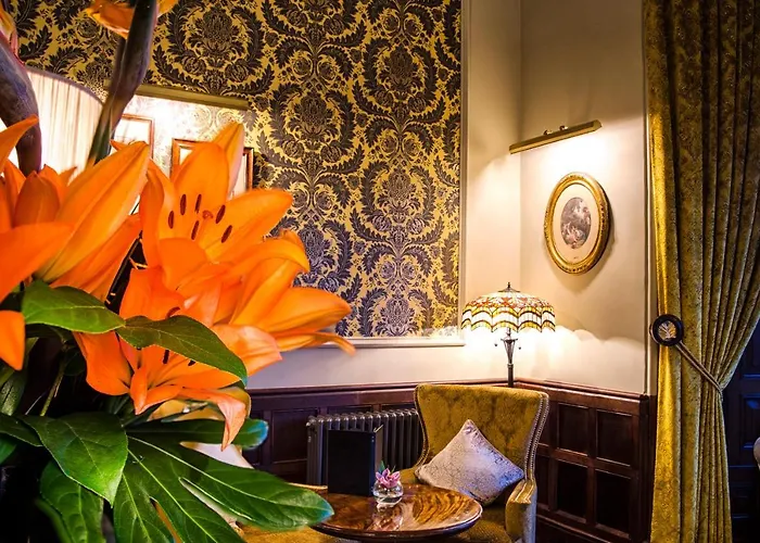 The Bonham Otel
