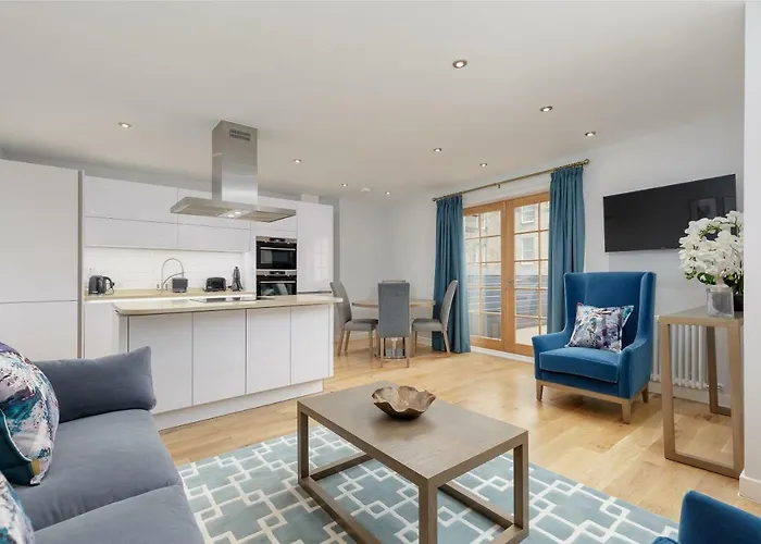 Destiny Scotland - Royal Mile 아파트 에든버러