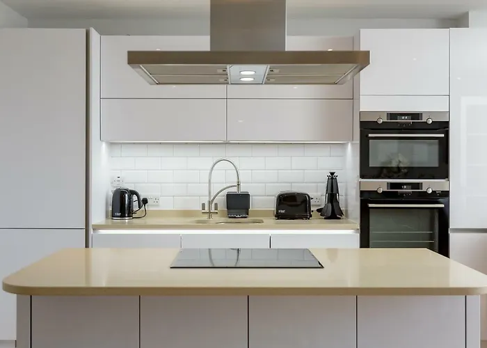 Destiny Scotland - Royal Mile *