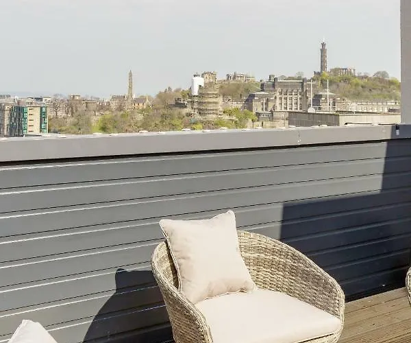 Destiny Scotland - Royal Mile