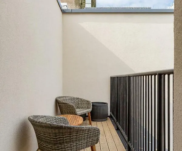 Destiny Scotland - Royal Mile 에든버러