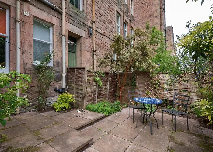 The Lauderdale Street Apartment