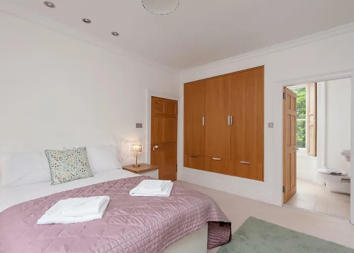 Holiday home The Lochside House Edinburgh