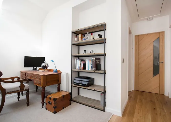 Trinity - With Private Garden And Parking Edynburg