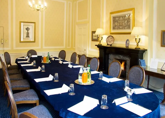 Royal Scots Club 3* Edinburgh