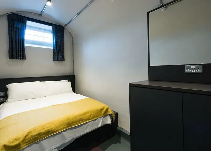 Code - The Court, Hostel