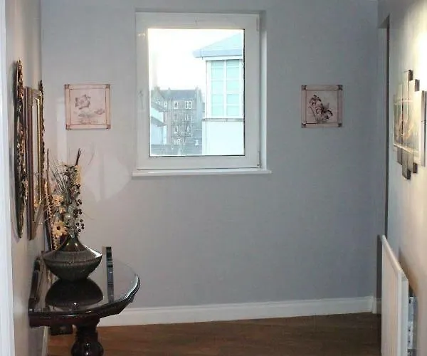 Luxury Spectrum * Εδιμβούργο