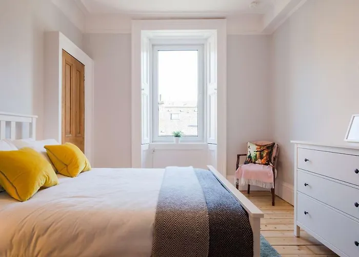 Apartment Historic 1890s Turned Relaxing Retreat Edinburgh