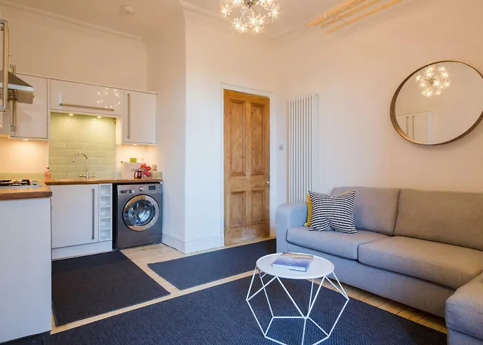 Apartment Historic 1890s Turned Relaxing Retreat Edinburgh