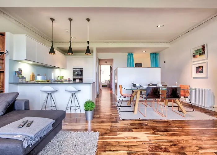 Modern Flat With Fantastic Views By The Royal Mile Edimburgo