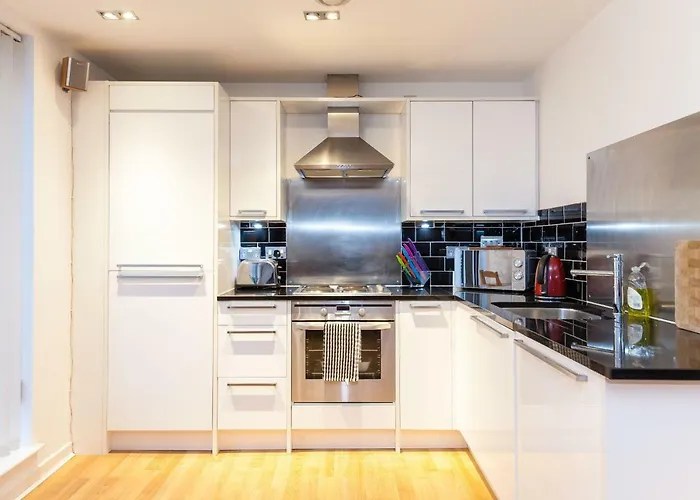 Apartment Modern Two Bedroom Edinburgh