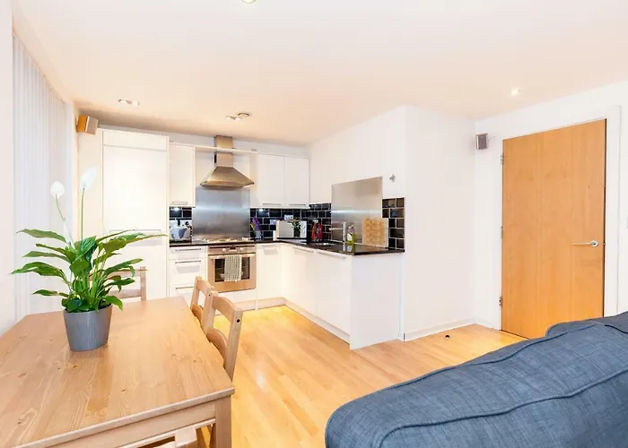 Modern Two Bedroom * Edinburgh