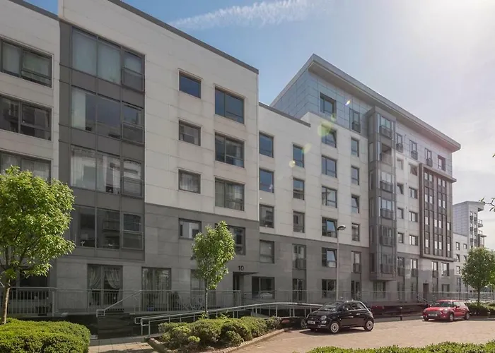 Modern Two Bedroom Apartment Edinburgh