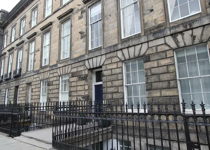 Daire Escape To @ Albyn Place Edinburgh
