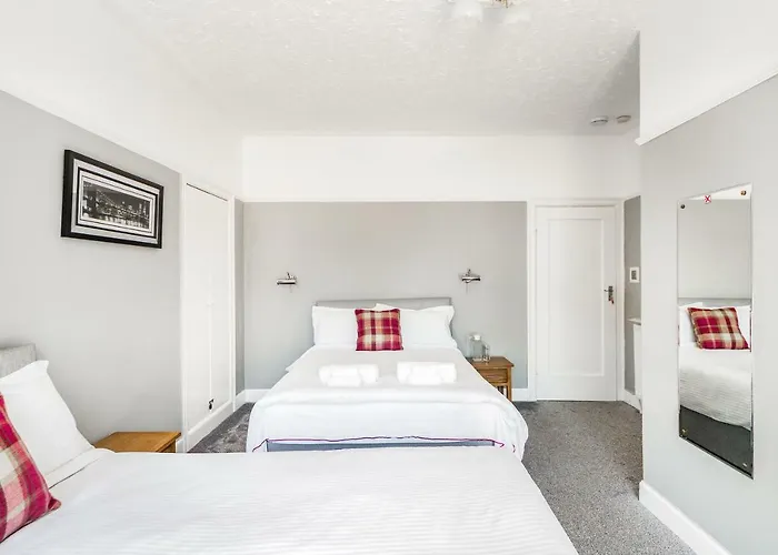 Wee White House Bed & Breakfast Edinburgh