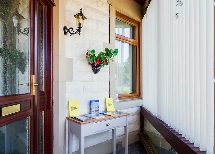 Wee White House Bed & Breakfast Edinburgh