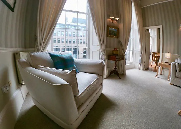 Escape To @ Albyn Place *