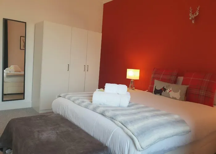 Stylish - Near Haymarket, Walk To Castle And Princes Street 公寓