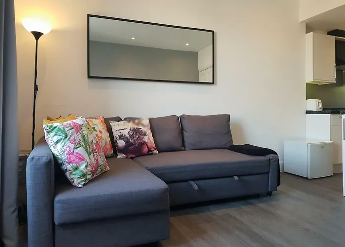 Stylish - Near Haymarket, Walk To Castle And Princes Street