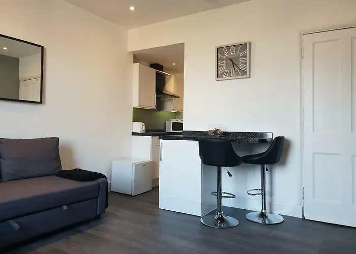 Stylish - Near Haymarket, Walk To Castle And Princes Street 公寓