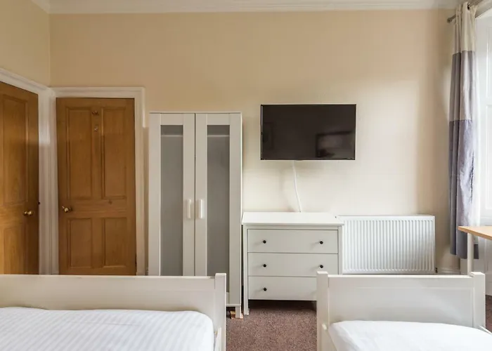 3 Bed Overlooking Meadows Park * Edinburg