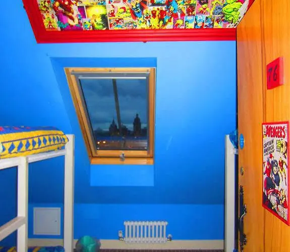 Castle Rock - Adults Only Hostel