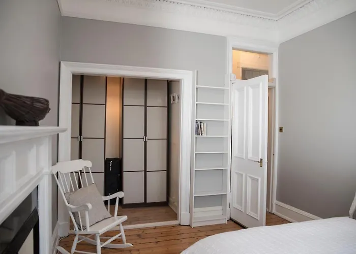 Edinburgh, Stockbridge Apartment