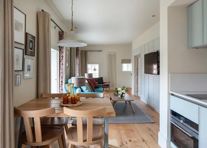 Abbey Apartments, At Holyrood