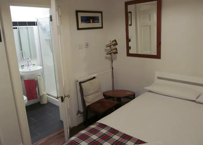 Lantern Πανσιόν 3*