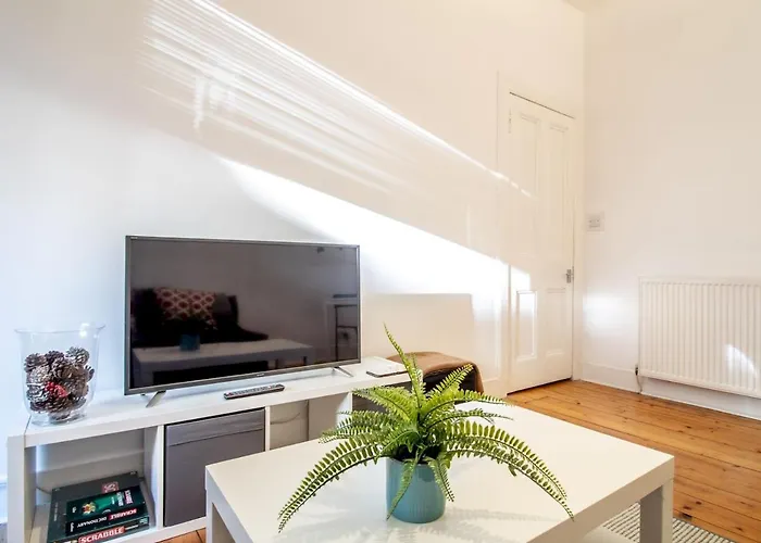 Stylish & Charming Retreat For 2- Centre! - Pass The Keys Apartmán