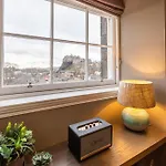 No1 - George Iv Bridge
