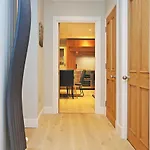 Joivy Modern And Airy Flat On The Historic Royal Mile