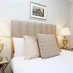 Joivy Modern And Airy Flat On The Historic Royal Mile شقة إدنبرة
