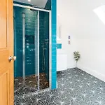 Centre, Newly Refurbished Stylish