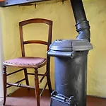 Central And Homely One Bedroom Flat דירה אדינבורו