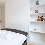 Cosy Flat In Historic Old Town - Pass The Keys