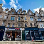 Cosy Flat In Historic Old Town - Pass The Keys *