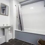 Daire Joivy 1 Bed Flat, Heart Of Grassmarket *