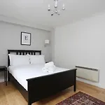Joivy 1 Bed Flat, Heart Of Grassmarket Daire *